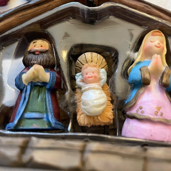 Holiday Seasons 11 Piece Nativity Set Christmas Figurines Vintage Deadstock u - Picture 12 of 16